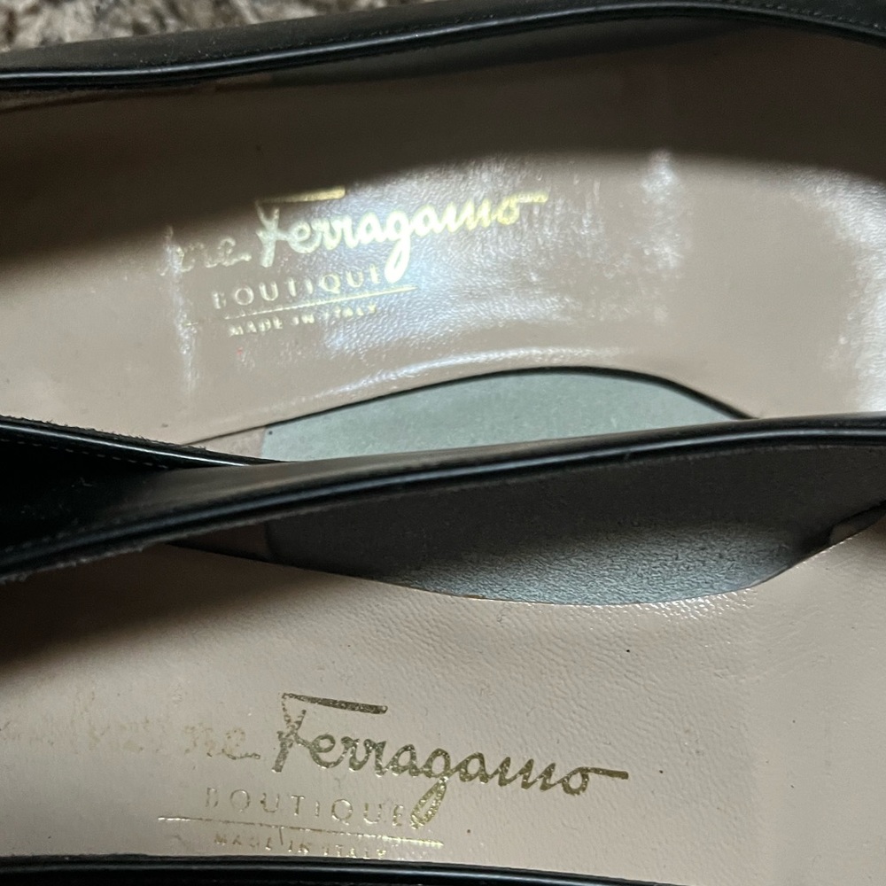 Salvatore Ferragamo Bow Shoes - Picture 9 of 11